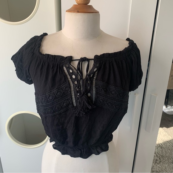 FashionNova// sexy crop top size small - Picture 6 of 9